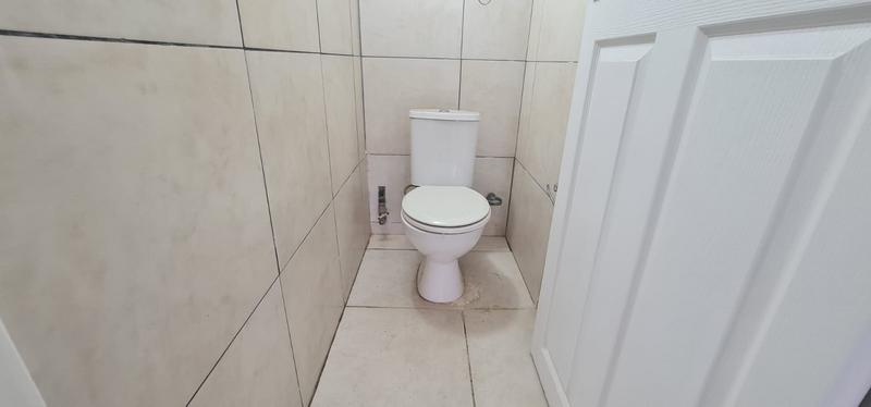 To Let 2 Bedroom Property for Rent in Windermere KwaZulu-Natal