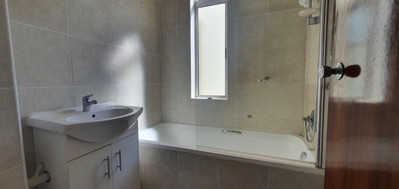 2 Bedroom Property for Sale in Essenwood KwaZulu-Natal