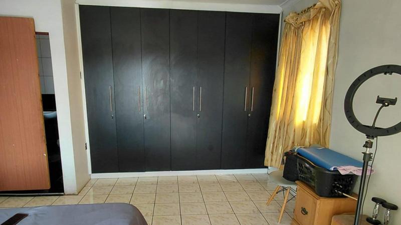 4 Bedroom Property for Sale in Woodview KwaZulu-Natal
