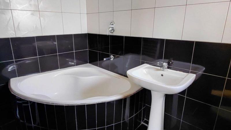 4 Bedroom Property for Sale in Woodview KwaZulu-Natal