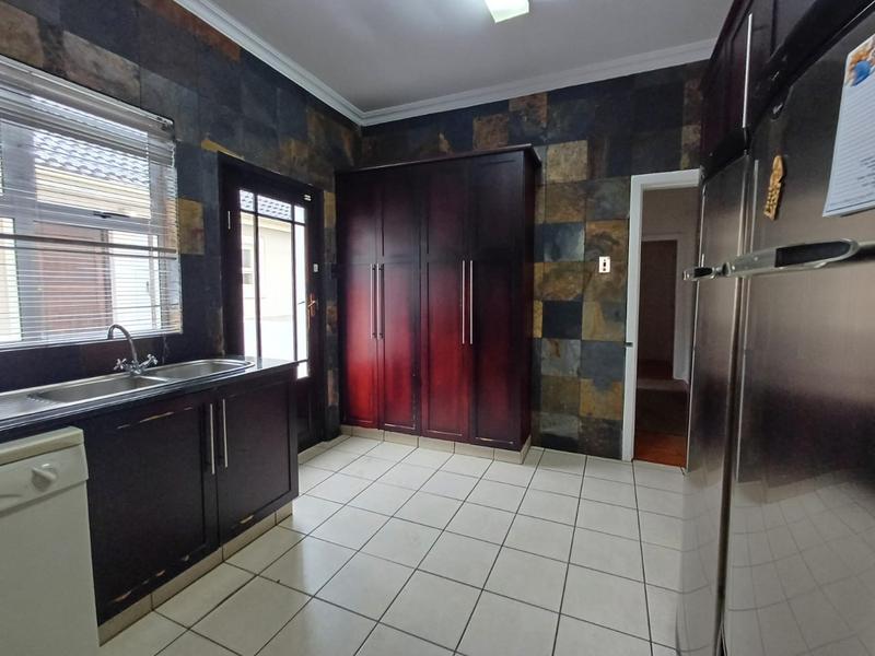To Let 5 Bedroom Property for Rent in Durban North KwaZulu-Natal