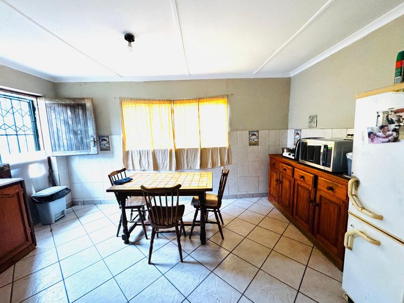 4 Bedroom Property for Sale in Umlazi KwaZulu-Natal