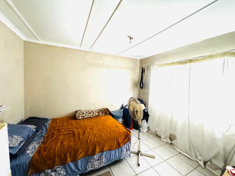 4 Bedroom Property for Sale in Umlazi KwaZulu-Natal