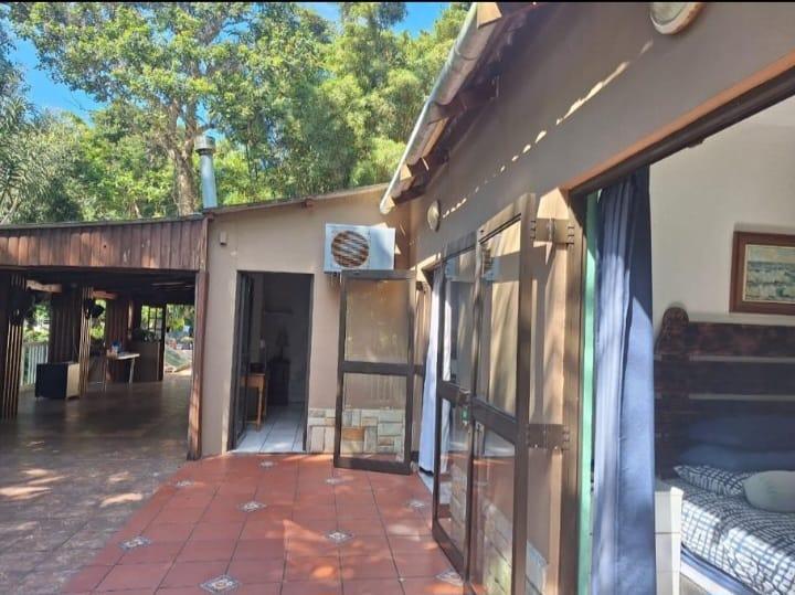 To Let 3 Bedroom Property for Rent in Umtentweni KwaZulu-Natal