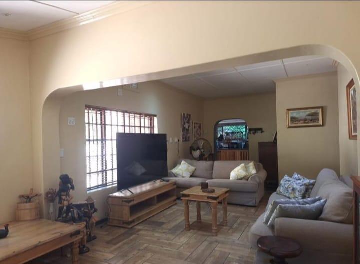 To Let 3 Bedroom Property for Rent in Umtentweni KwaZulu-Natal