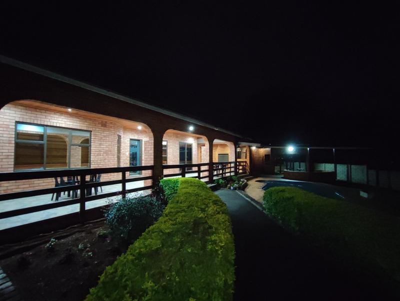 6 Bedroom Property for Sale in Kingston Park KwaZulu-Natal