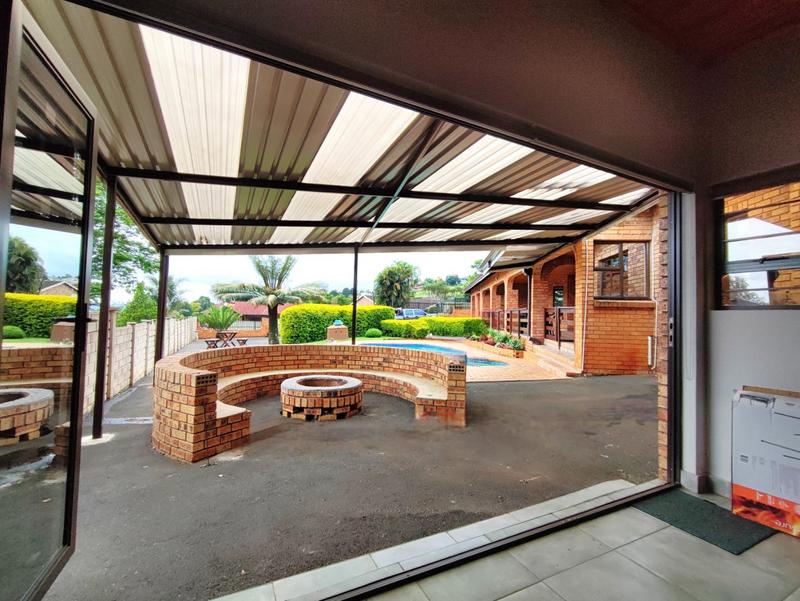 6 Bedroom Property for Sale in Kingston Park KwaZulu-Natal