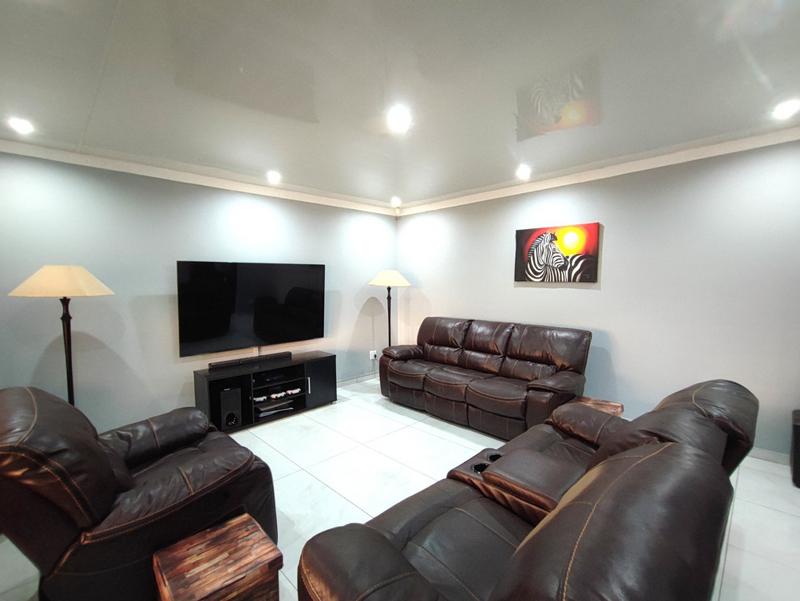 6 Bedroom Property for Sale in Kingston Park KwaZulu-Natal