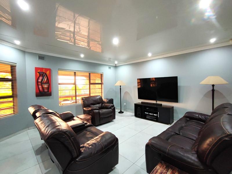 6 Bedroom Property for Sale in Kingston Park KwaZulu-Natal