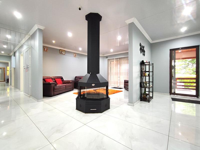 6 Bedroom Property for Sale in Kingston Park KwaZulu-Natal