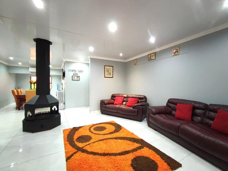 6 Bedroom Property for Sale in Kingston Park KwaZulu-Natal