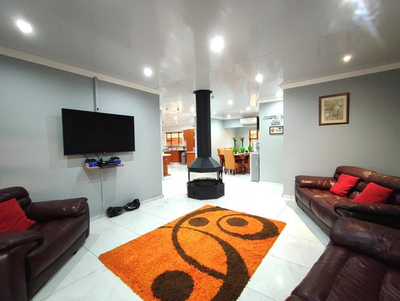 6 Bedroom Property for Sale in Kingston Park KwaZulu-Natal