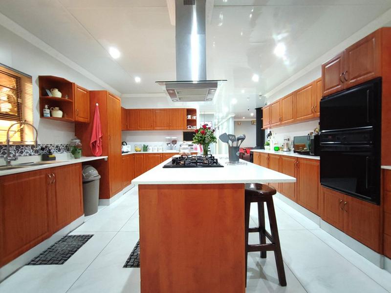 6 Bedroom Property for Sale in Kingston Park KwaZulu-Natal