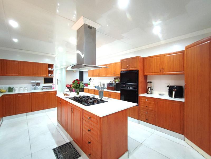 6 Bedroom Property for Sale in Kingston Park KwaZulu-Natal