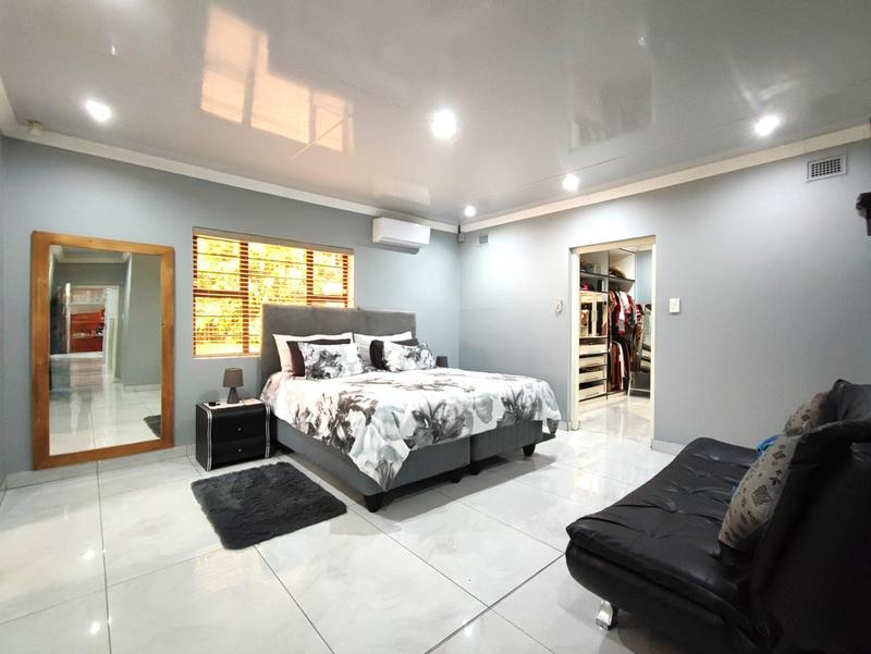 6 Bedroom Property for Sale in Kingston Park KwaZulu-Natal