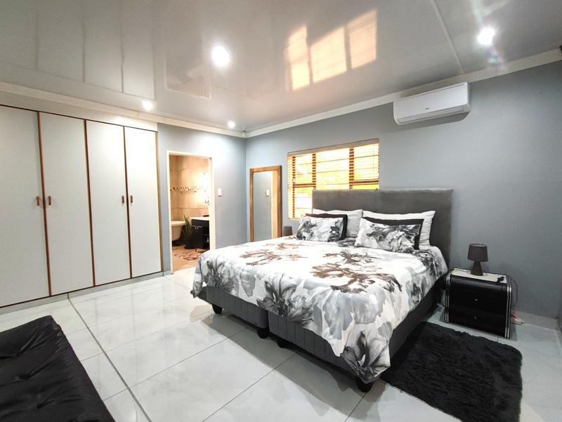 6 Bedroom Property for Sale in Kingston Park KwaZulu-Natal