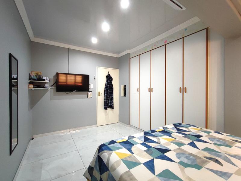 6 Bedroom Property for Sale in Kingston Park KwaZulu-Natal