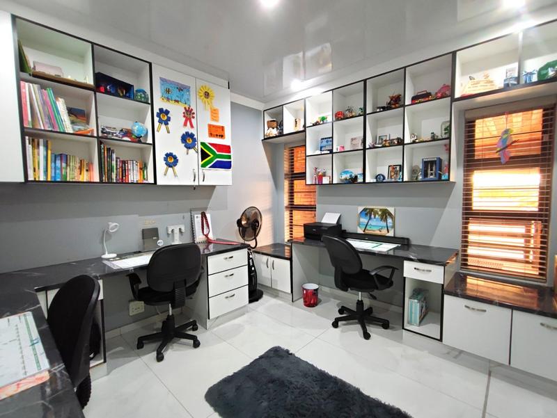 6 Bedroom Property for Sale in Kingston Park KwaZulu-Natal