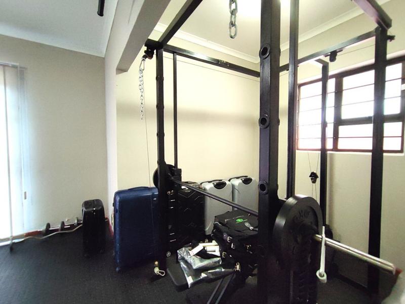 6 Bedroom Property for Sale in Kingston Park KwaZulu-Natal