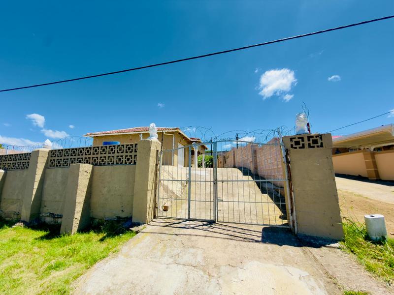 4 Bedroom Property for Sale in Inanda Glebe KwaZulu-Natal