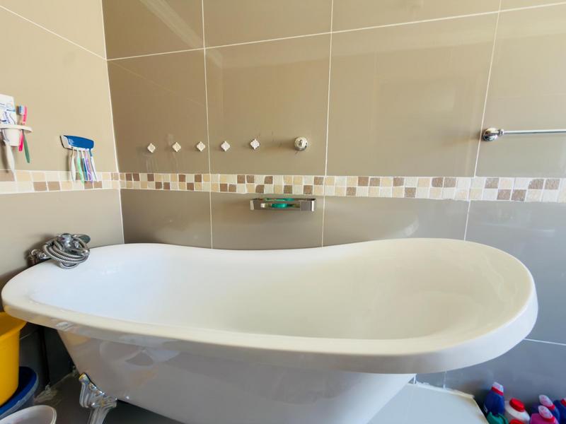 4 Bedroom Property for Sale in Inanda Glebe KwaZulu-Natal