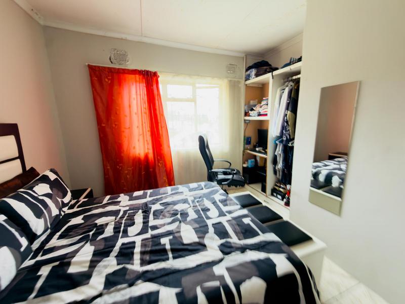 3 Bedroom Property for Sale in Umlazi KwaZulu-Natal