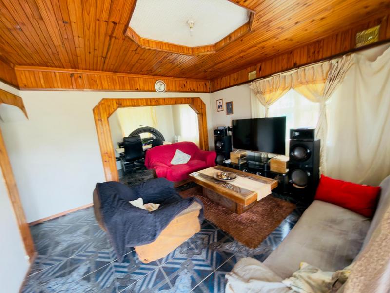 3 Bedroom Property for Sale in Umlazi KwaZulu-Natal