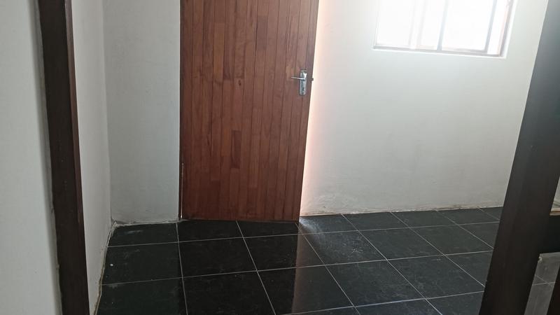 1 Bedroom Property for Sale in Pinetown KwaZulu-Natal