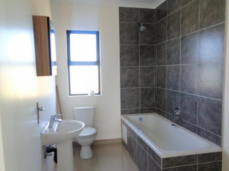 To Let 3 Bedroom Property for Rent in Shakaskraal KwaZulu-Natal