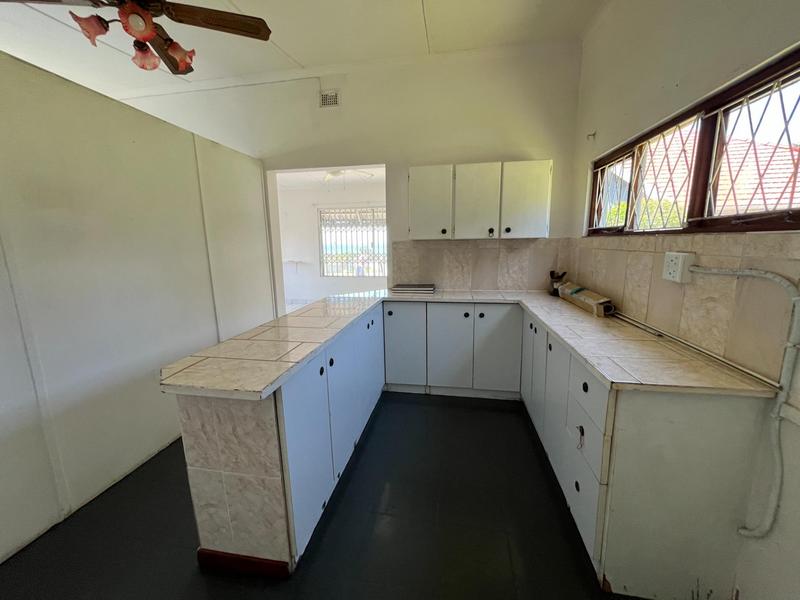 2 Bedroom Property for Sale in St Michaels On Sea KwaZulu-Natal