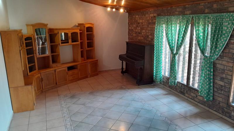 4 Bedroom Property for Sale in Meer En See KwaZulu-Natal