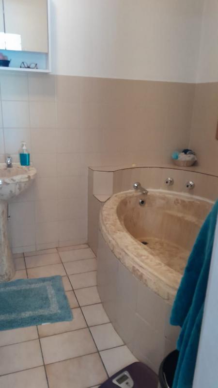 4 Bedroom Property for Sale in Meer En See KwaZulu-Natal