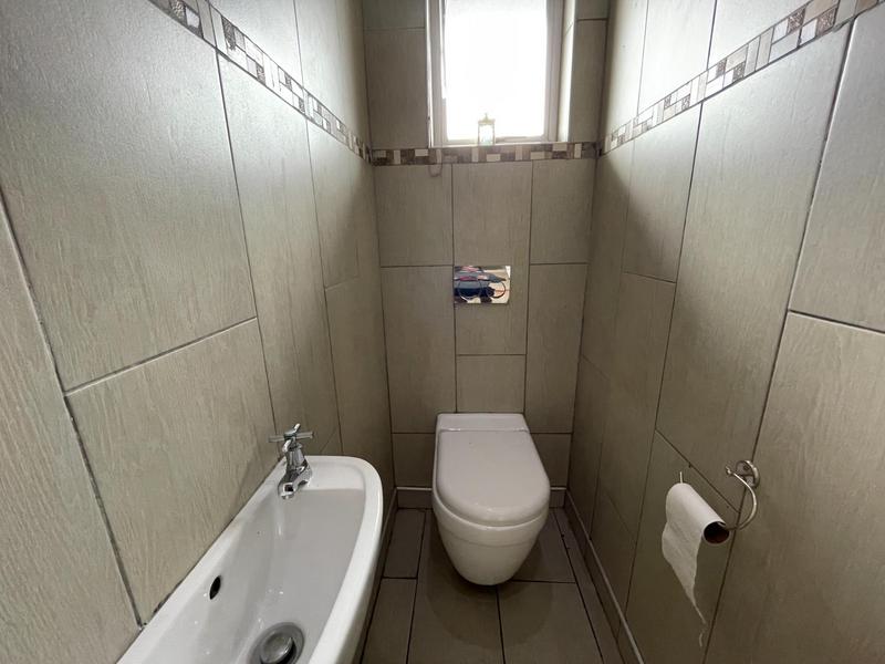 To Let 2 Bedroom Property for Rent in Morningside KwaZulu-Natal