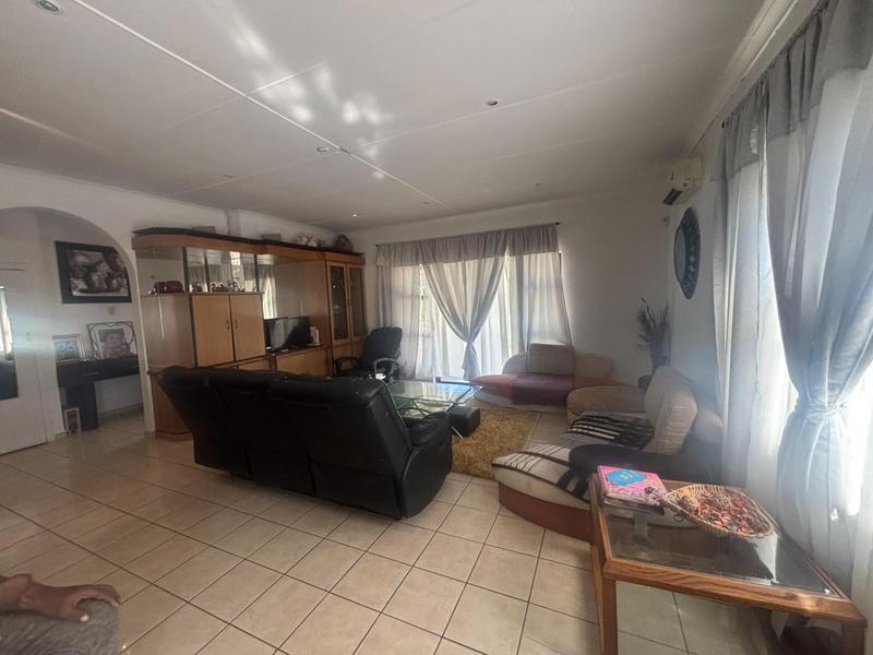 4 Bedroom Property for Sale in Glenmore KwaZulu-Natal