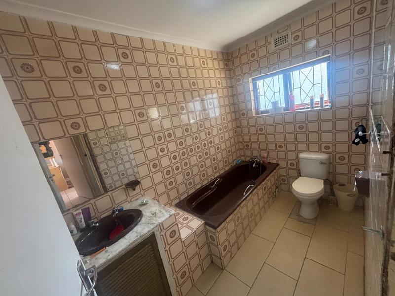 4 Bedroom Property for Sale in Glenmore KwaZulu-Natal