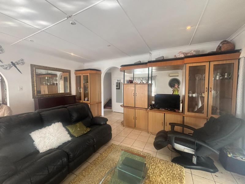 4 Bedroom Property for Sale in Glenmore KwaZulu-Natal