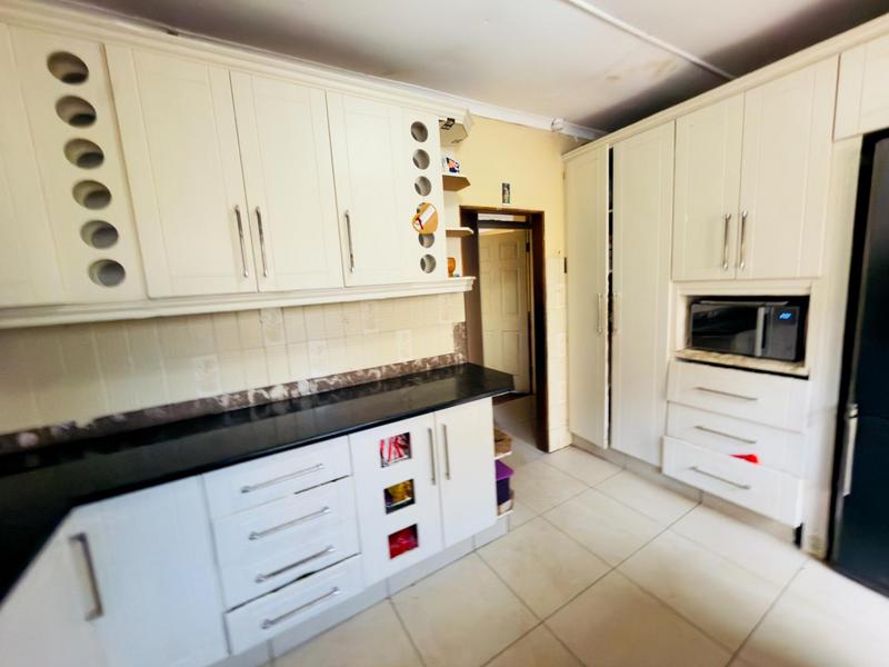 3 Bedroom Property for Sale in Montclair KwaZulu-Natal