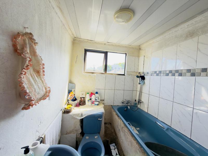 2 Bedroom Property for Sale in Kwamakhutha KwaZulu-Natal