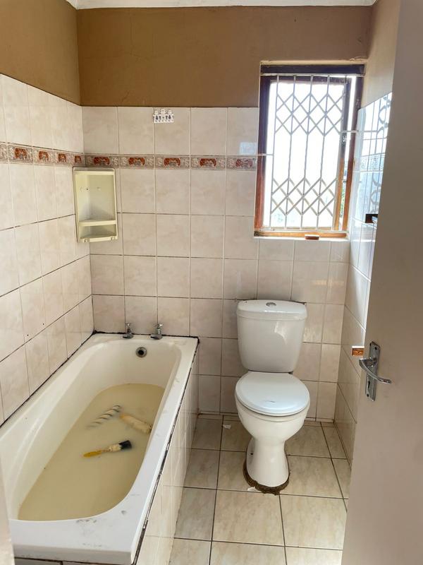 To Let 2 Bedroom Property for Rent in Montclair KwaZulu-Natal