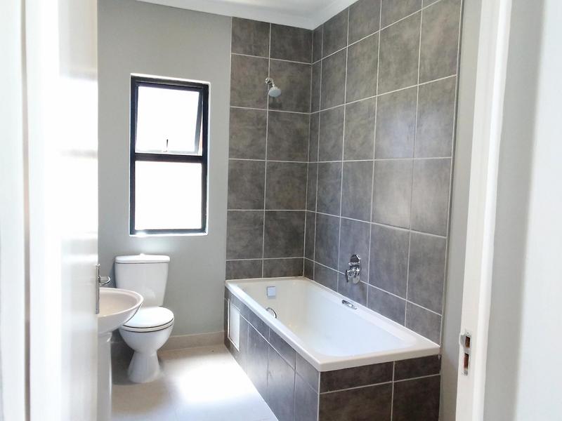 To Let 3 Bedroom Property for Rent in Shakaskraal KwaZulu-Natal