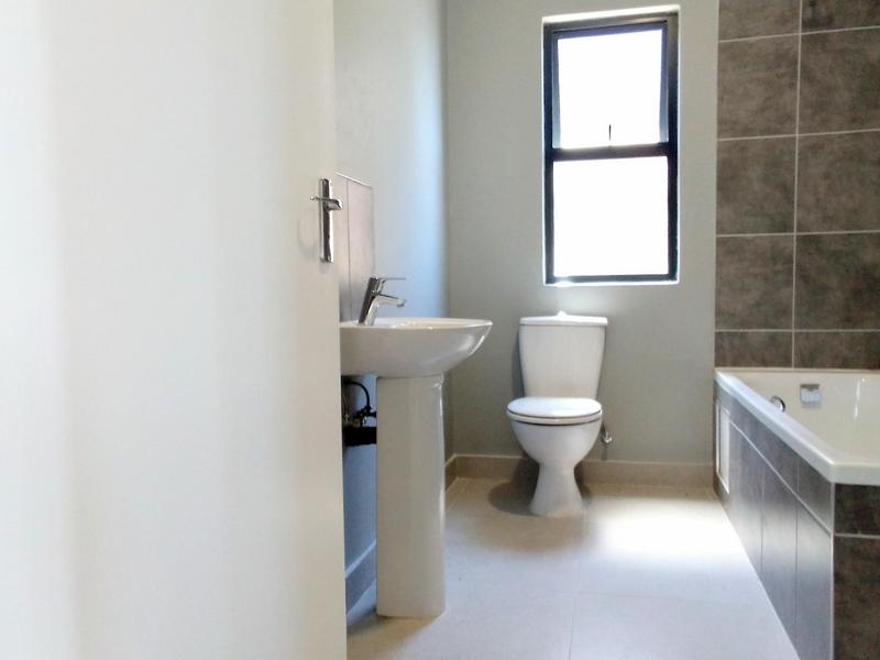 To Let 3 Bedroom Property for Rent in Shakaskraal KwaZulu-Natal