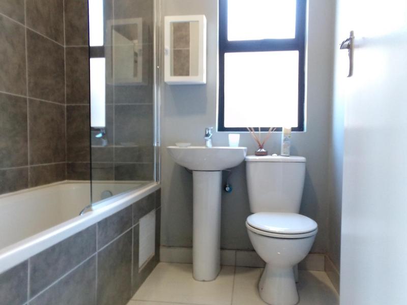 To Let 2 Bedroom Property for Rent in Shakaskraal KwaZulu-Natal