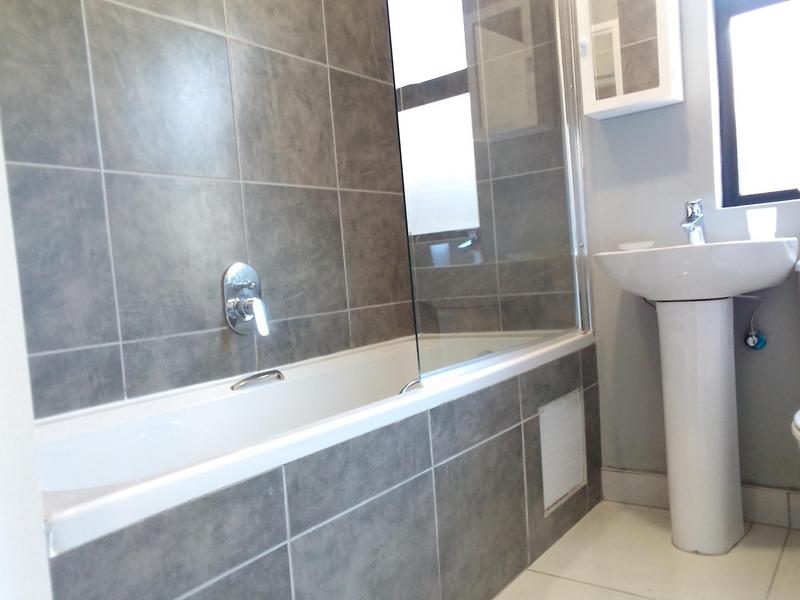 To Let 2 Bedroom Property for Rent in Shakaskraal KwaZulu-Natal