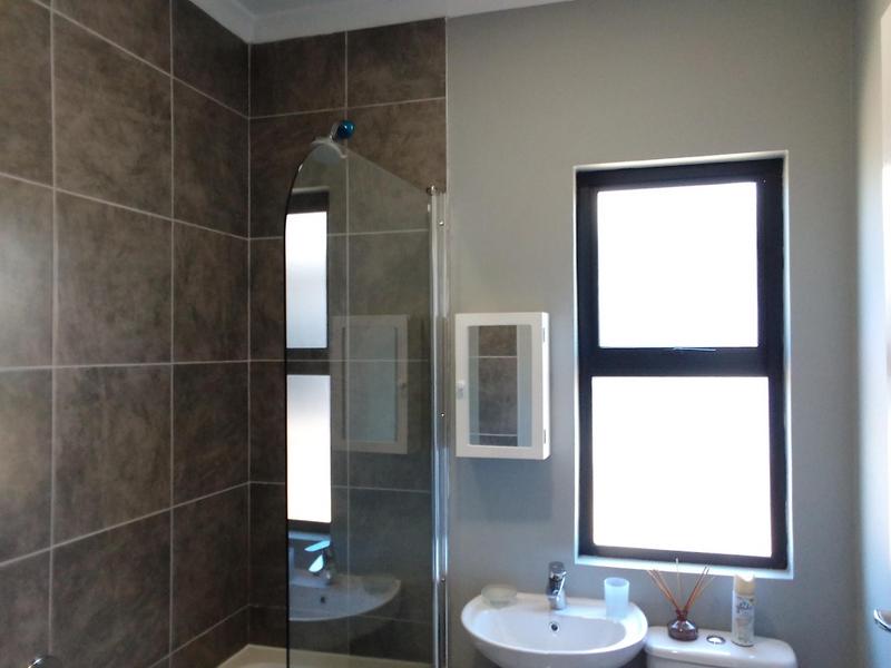 To Let 2 Bedroom Property for Rent in Shakaskraal KwaZulu-Natal