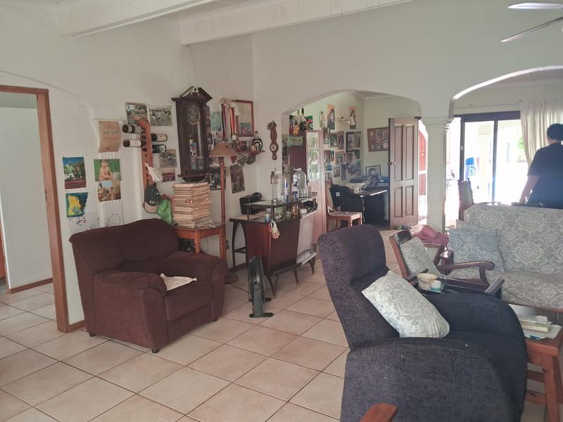 6 Bedroom Property for Sale in Uvongo KwaZulu-Natal