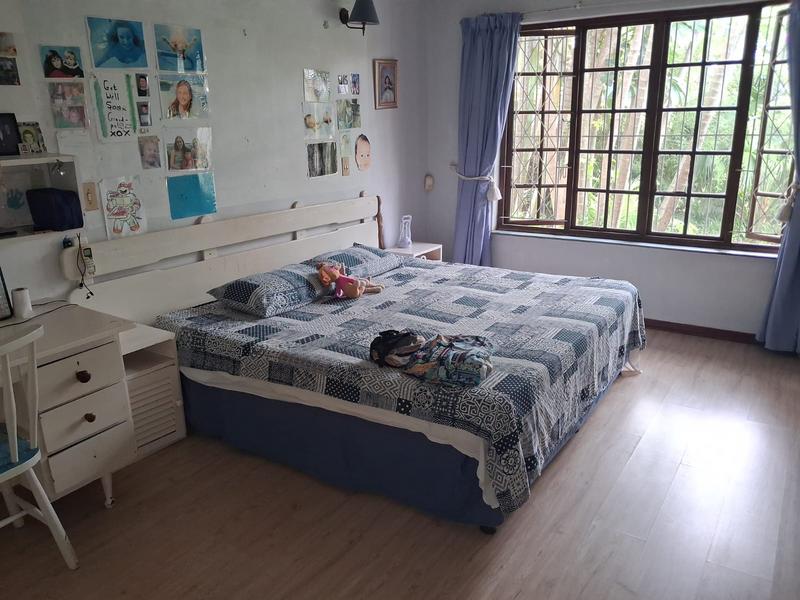 6 Bedroom Property for Sale in Uvongo KwaZulu-Natal