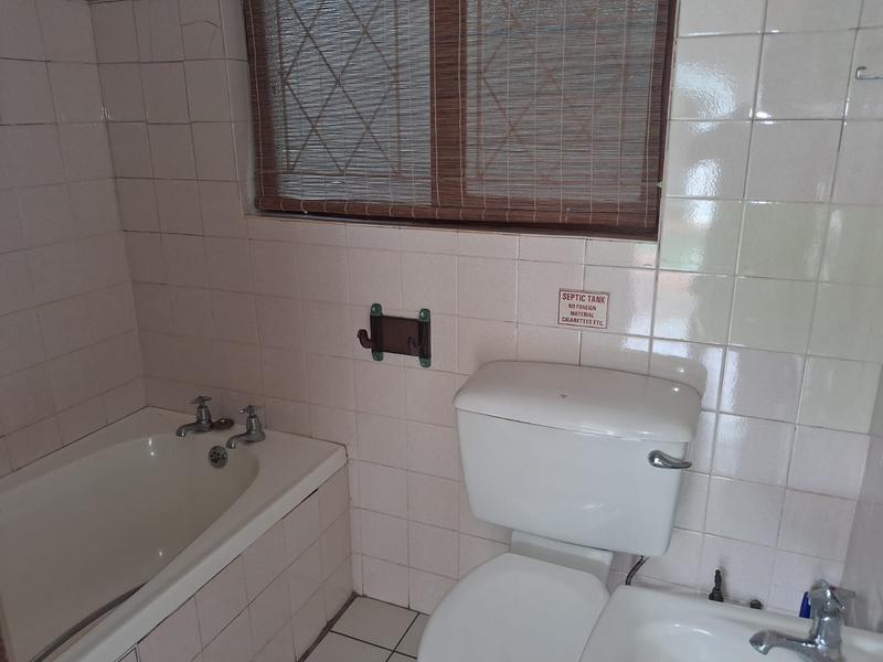 6 Bedroom Property for Sale in Uvongo KwaZulu-Natal
