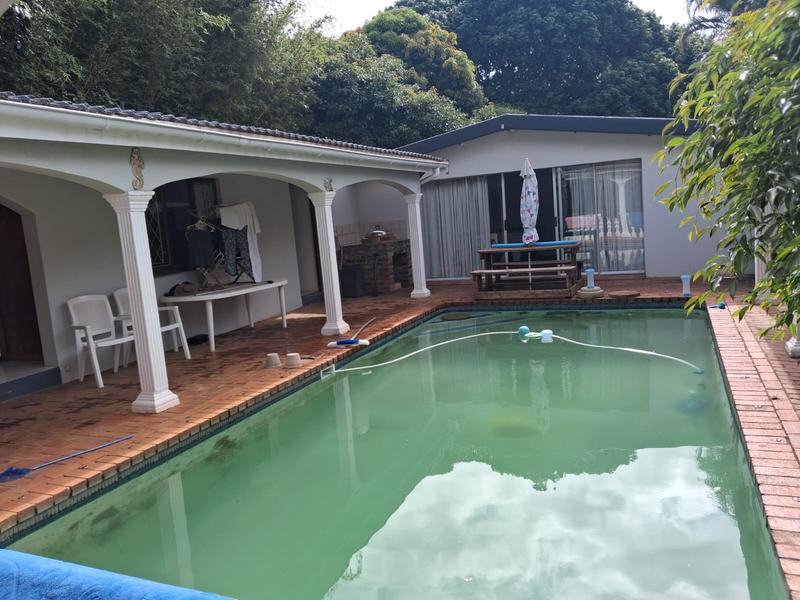 6 Bedroom Property for Sale in Uvongo KwaZulu-Natal