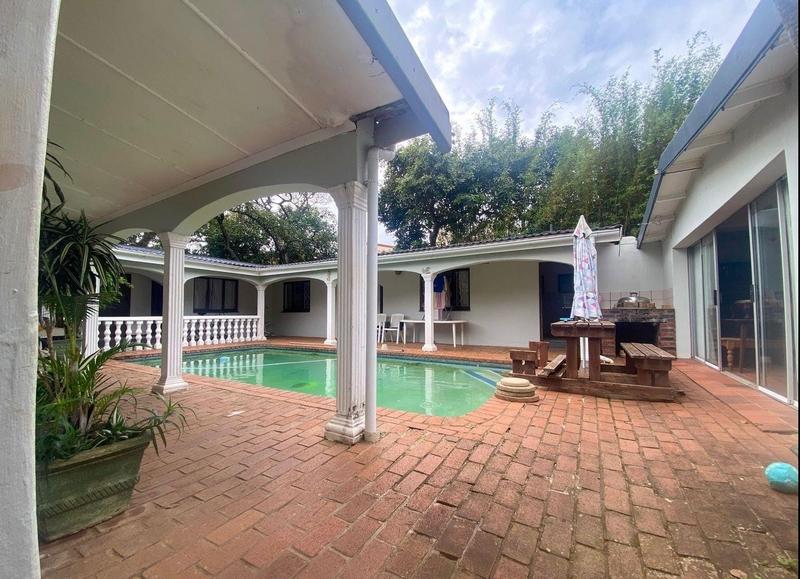 6 Bedroom Property for Sale in Uvongo KwaZulu-Natal