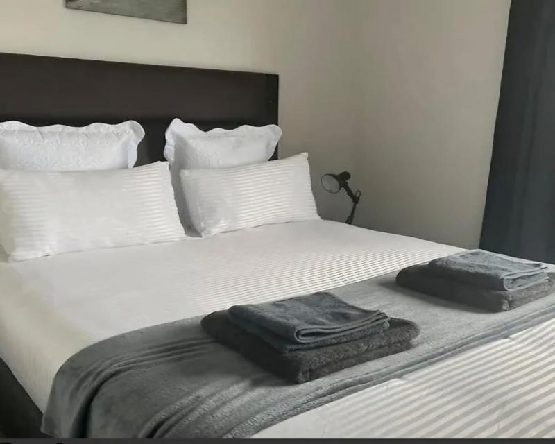 To Let 1 Bedroom Property for Rent in Essenwood KwaZulu-Natal